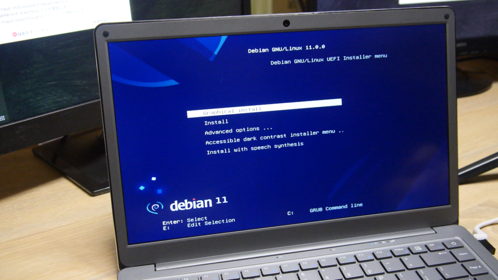 【最新版リリース！】Debian 11 bullseye 圧倒的存在感の Linux ディストリビューションをさっそくチェック！